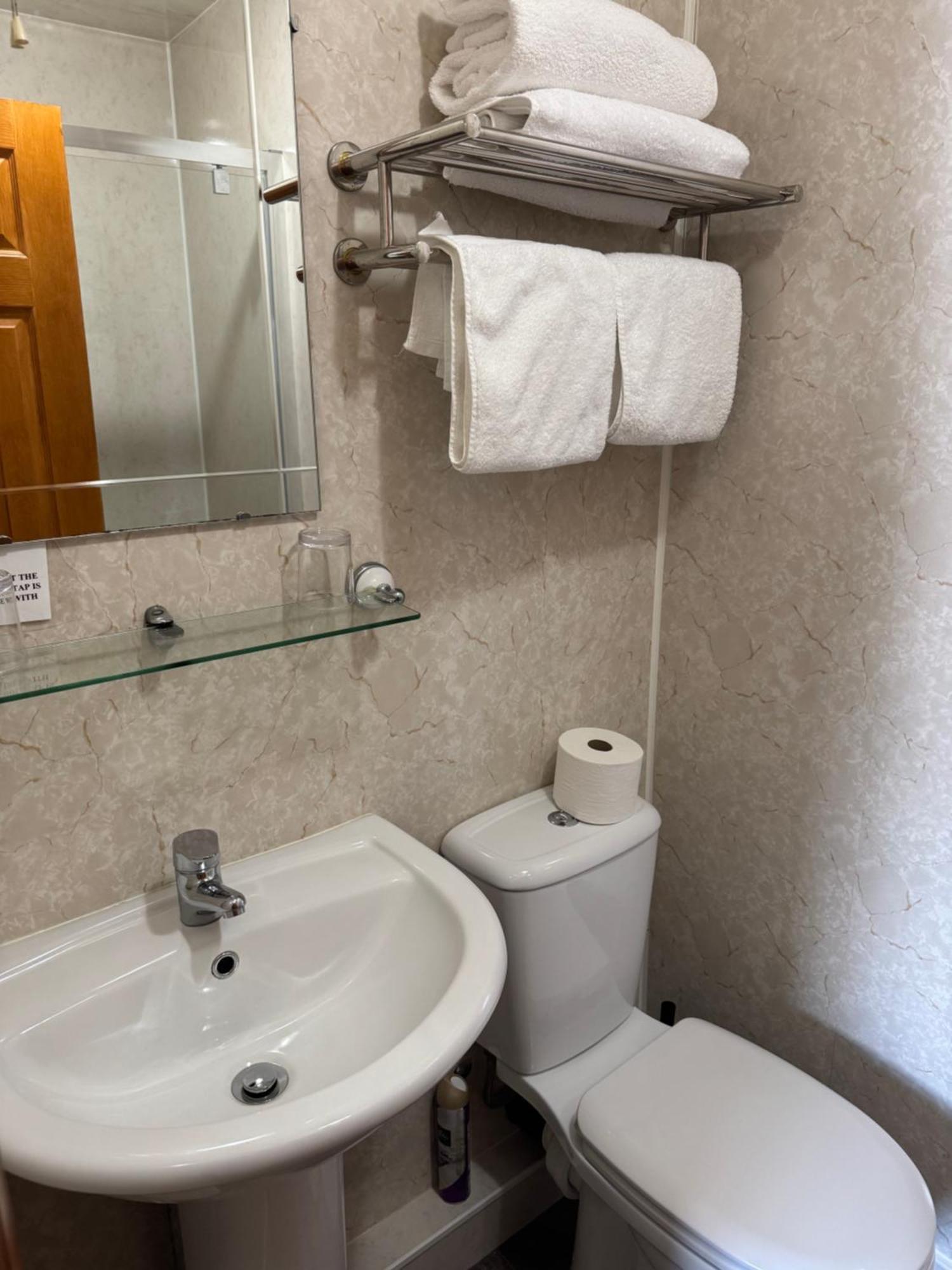 Bed and breakfast Charlie's 2*
